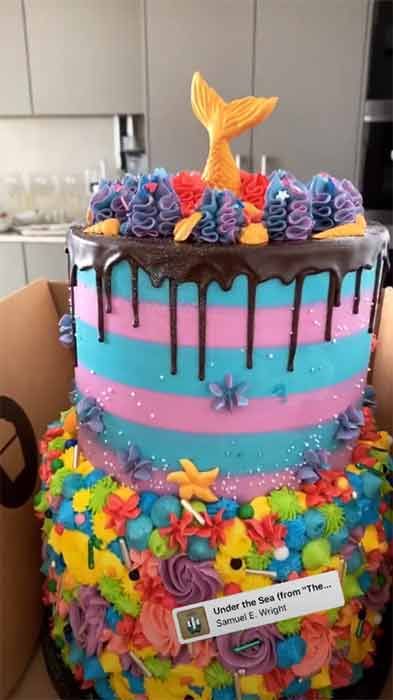 Dianne-Buswell-birthday-cake-closeup