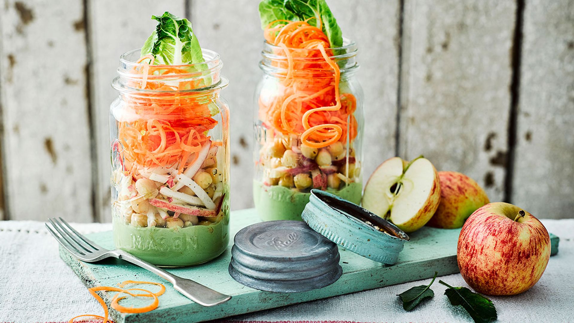 You need to try this Vegan salad jar recipe - the latest plant-based craze
