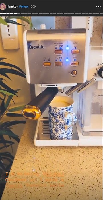 kelly-brook-coffee-machine