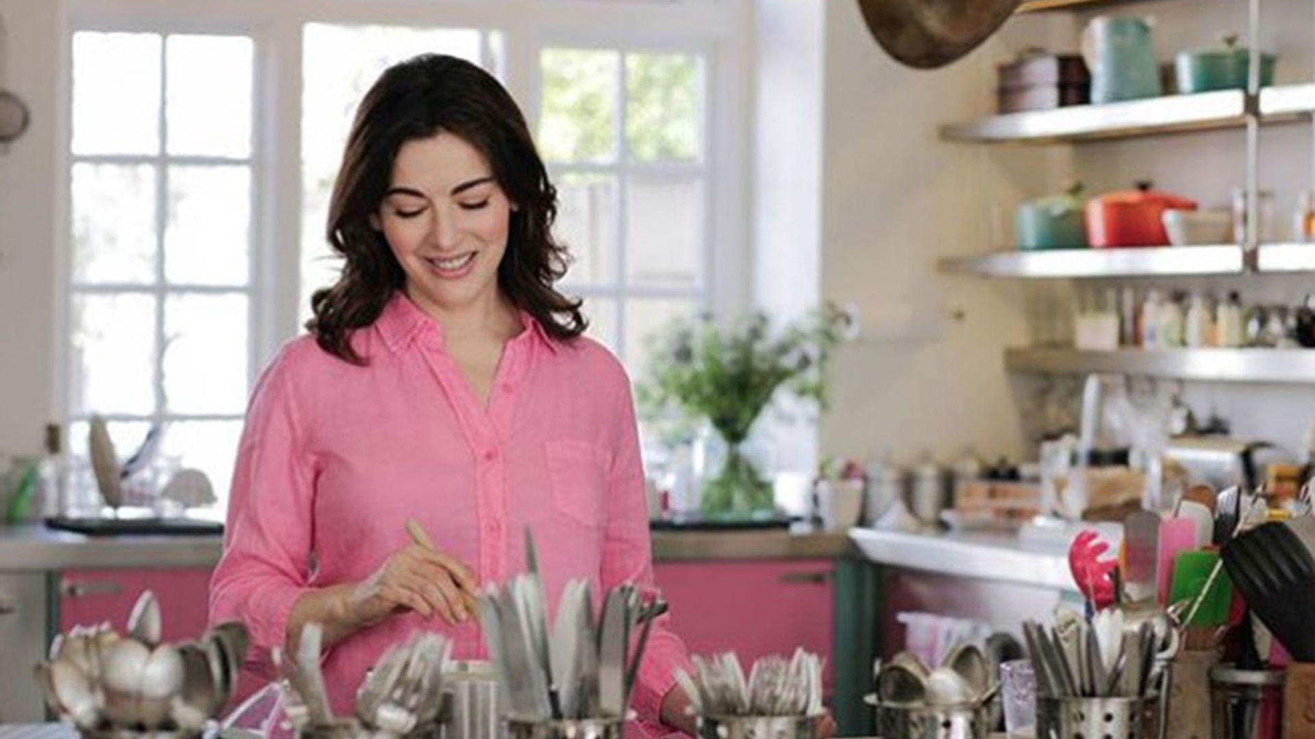 Nigella Lawson amazes fans with her incredible G&T hack