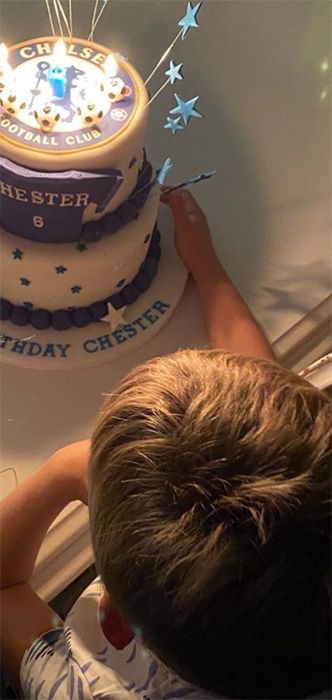 holly-willoughby-chester-chelsea-birthday-cake