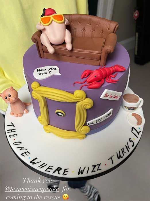 friends-themed-cake