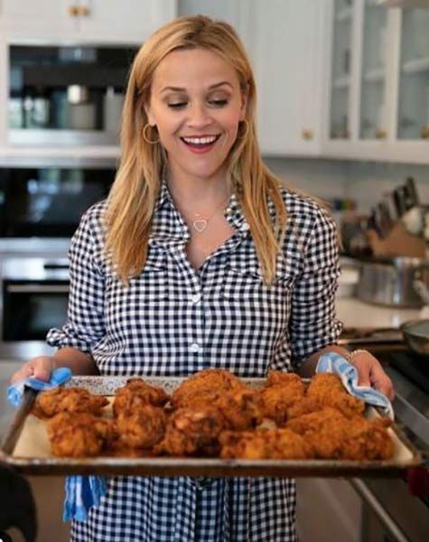 reese-witherspoon-fried-chicken