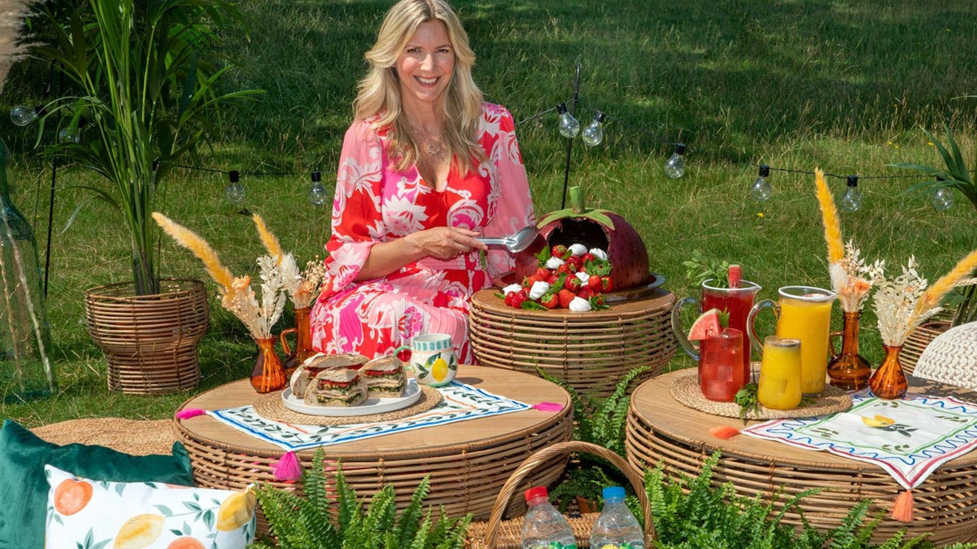 Exclusive: Lisa Faulkner reveals perfect picnic tips & family mealtimes with John Torode