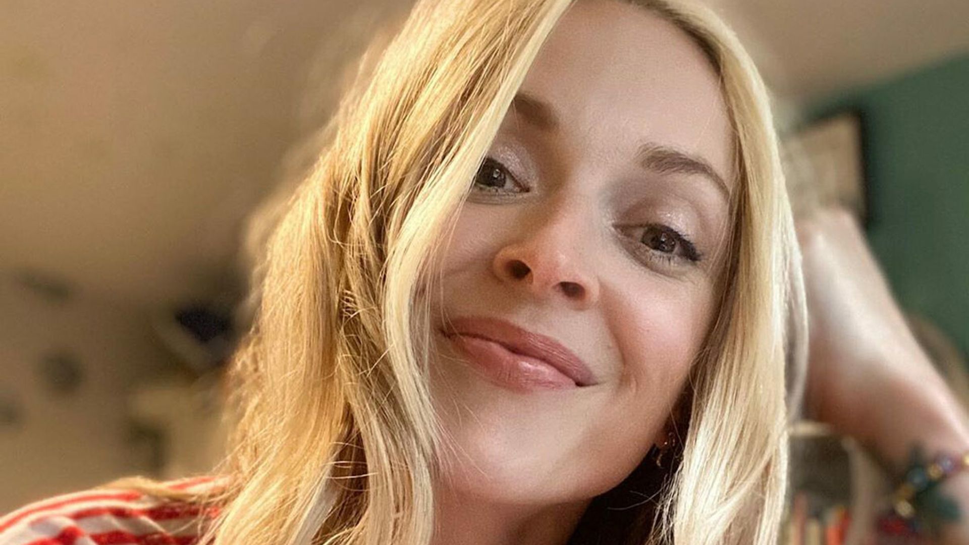 Fearne Cotton's decadent pink birthday cake was a gift from this surprising celeb