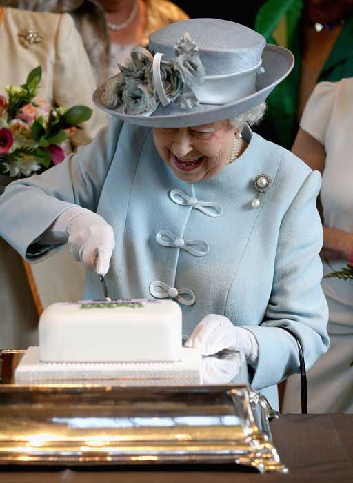 the-queen-cake