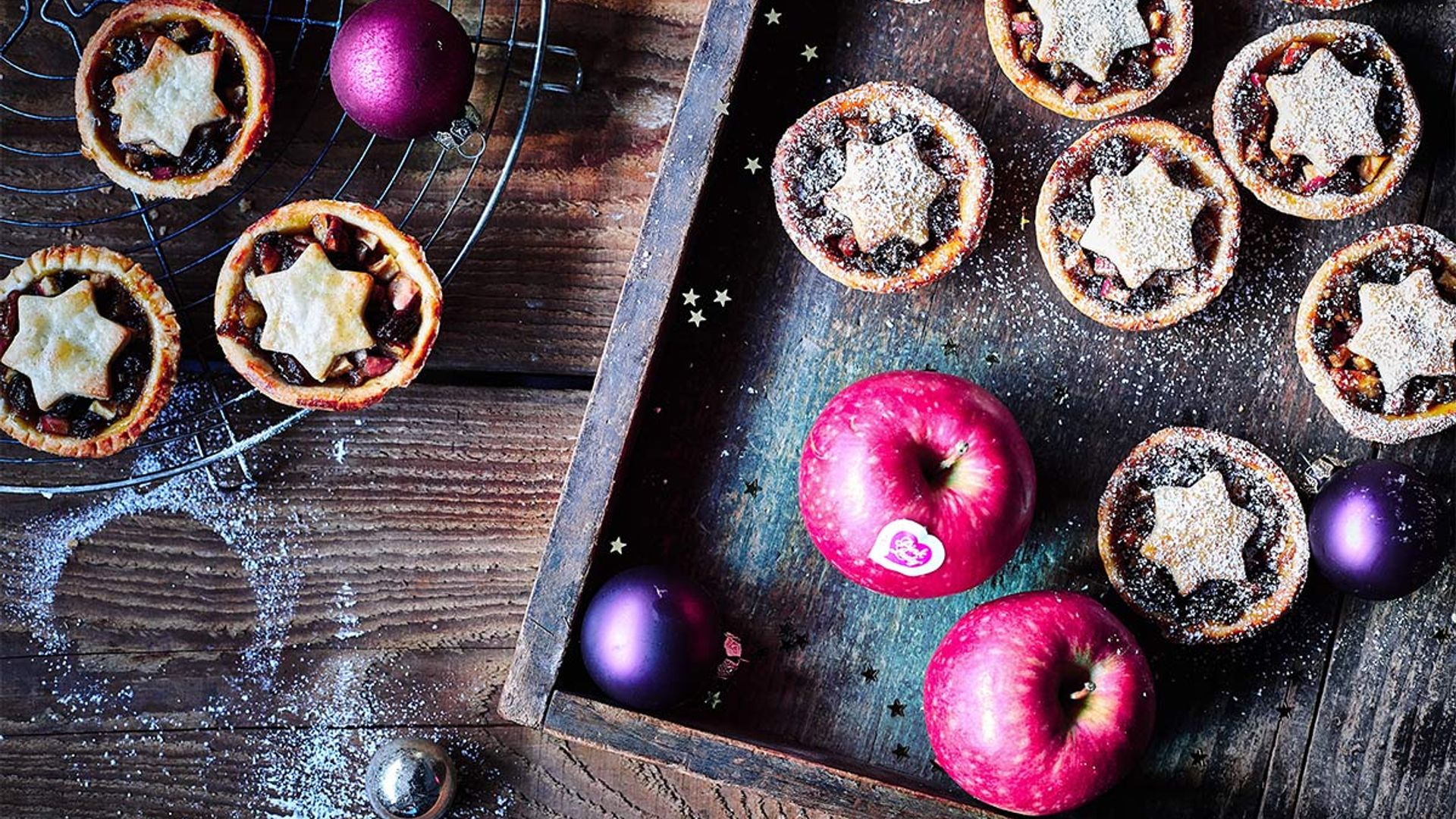 These apple mince pies are divine for Christmas – try the recipes here!