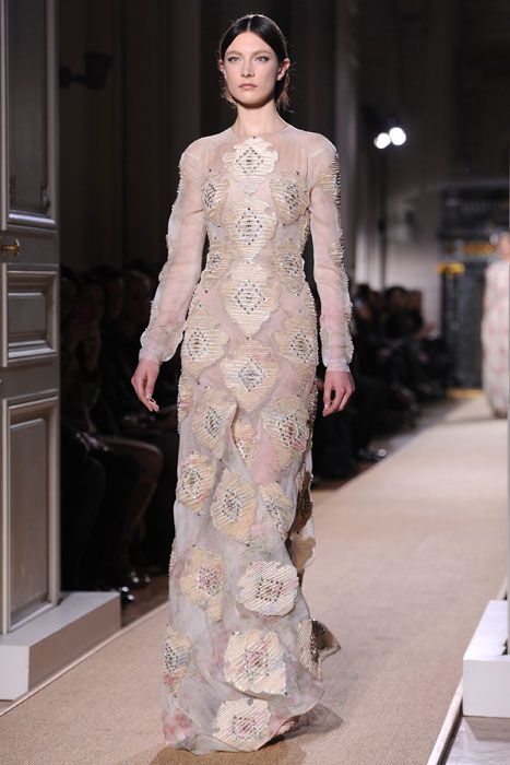 Valentino closes Paris Couture Week with bridal-inspired collection ...