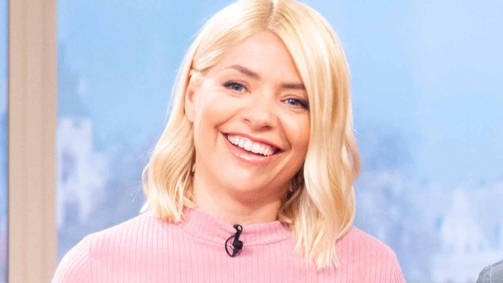 Holly Willoughby twirls in dreamiest skirt - and it's a high street winner