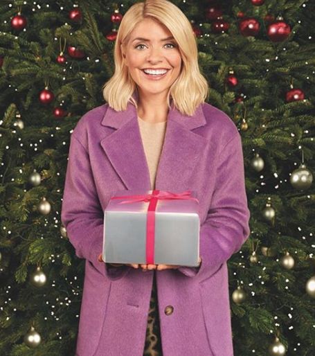 holly-willoughby-purple-coat