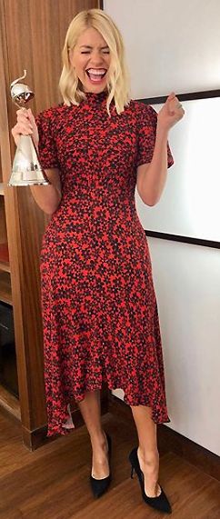 holly-willoughby-leopard-print-dress