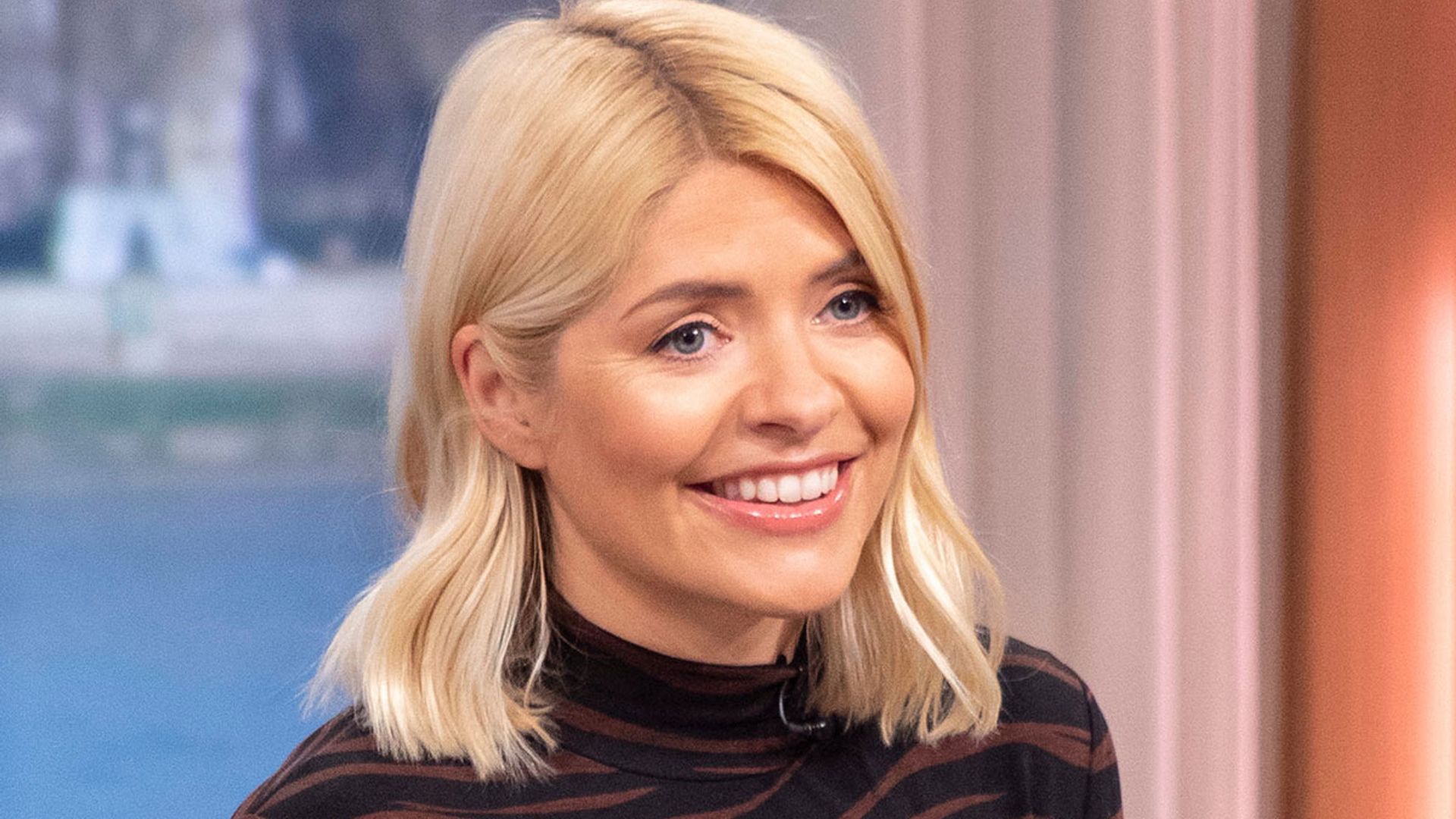 holly-willoughby-zebra-print-dress-this-morning