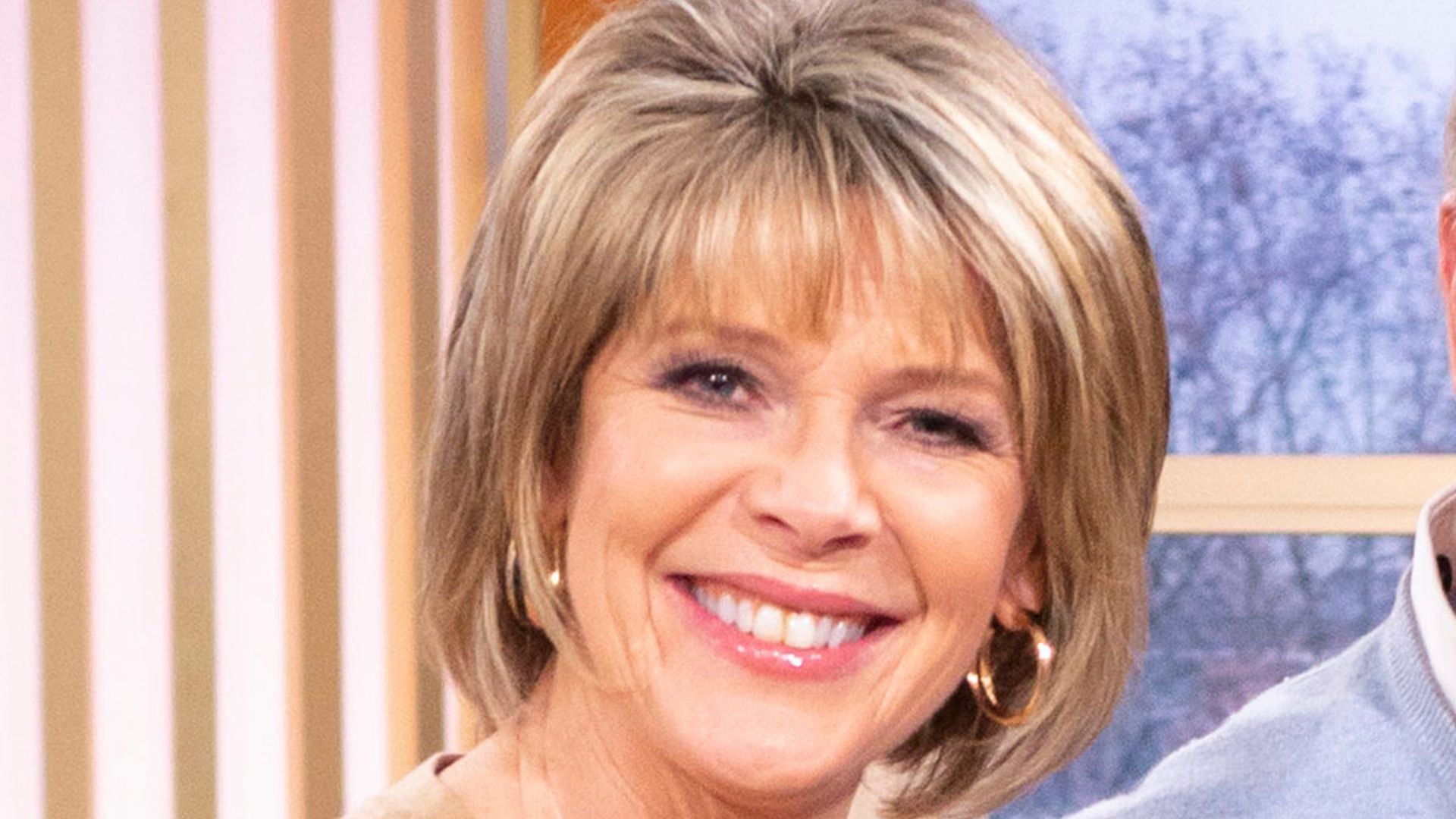 ruth-langsford-this-morning-outfit