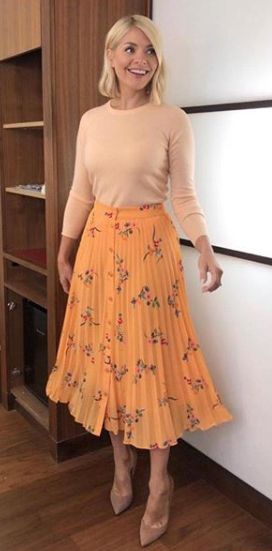 holly-willougby-orange-skirt-instagram