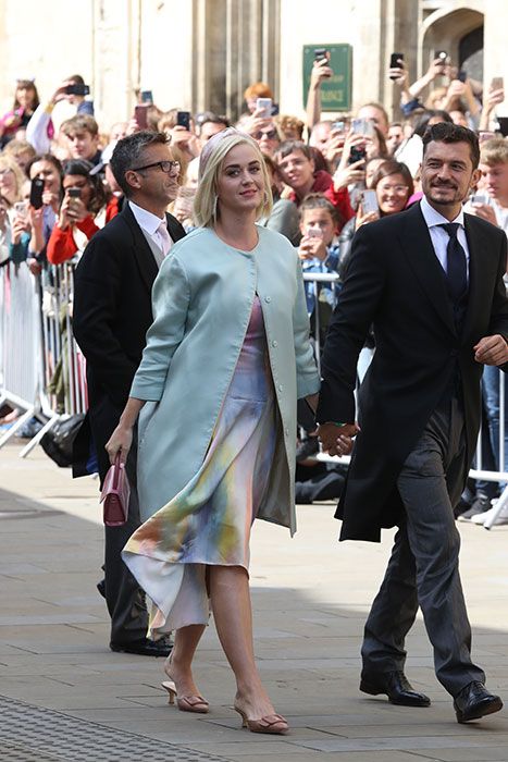 https://www.hellomagazine.com/imagenes/fashion/celebrity-style/2019083177148/ellie-goulding-wedding-guests-katy-perry-sienna-miller/0-373-469/katy-perry-a.jpg