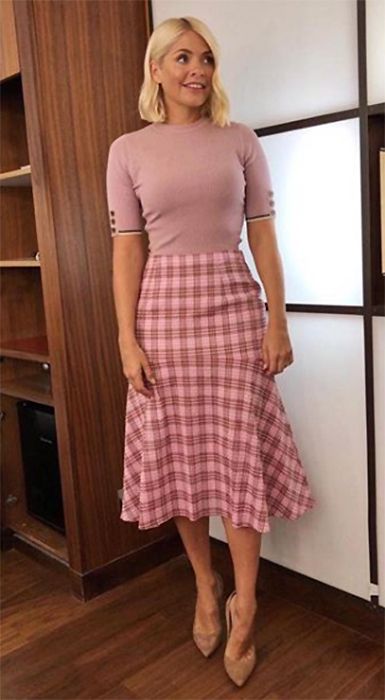holly-wiloughby-pink-top-pink-check-skirt