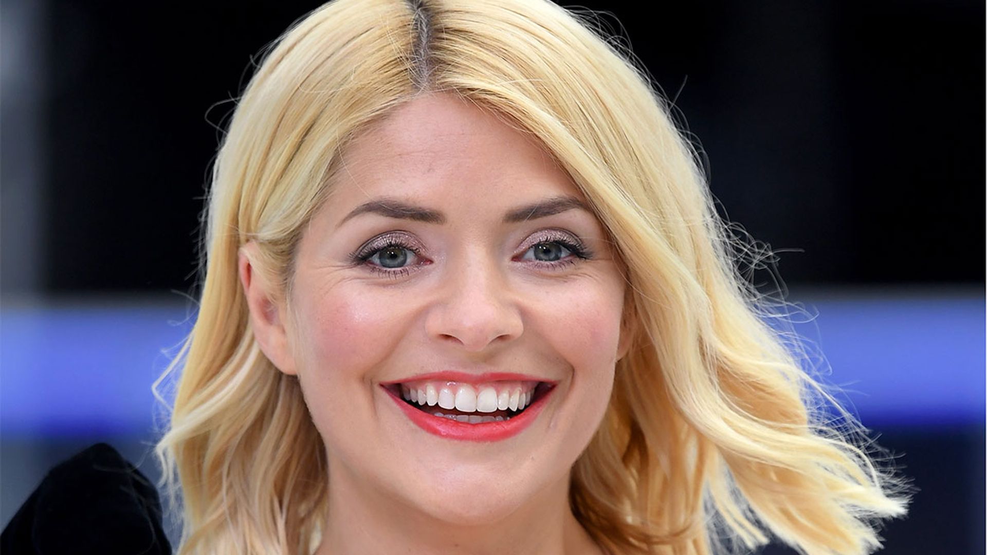 holly-willoughby-red-dress