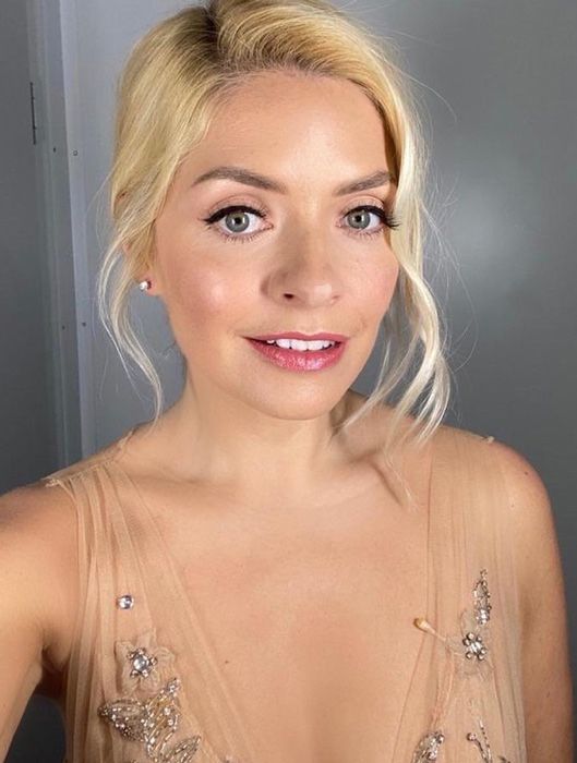 holly-willoughby-makeup