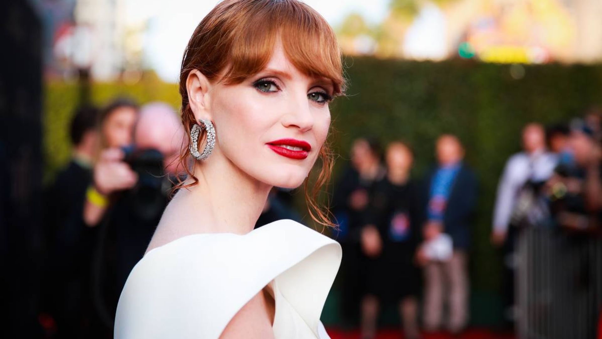 Everyone is falling in love with Jessica Chastain’s heart-topped sweater