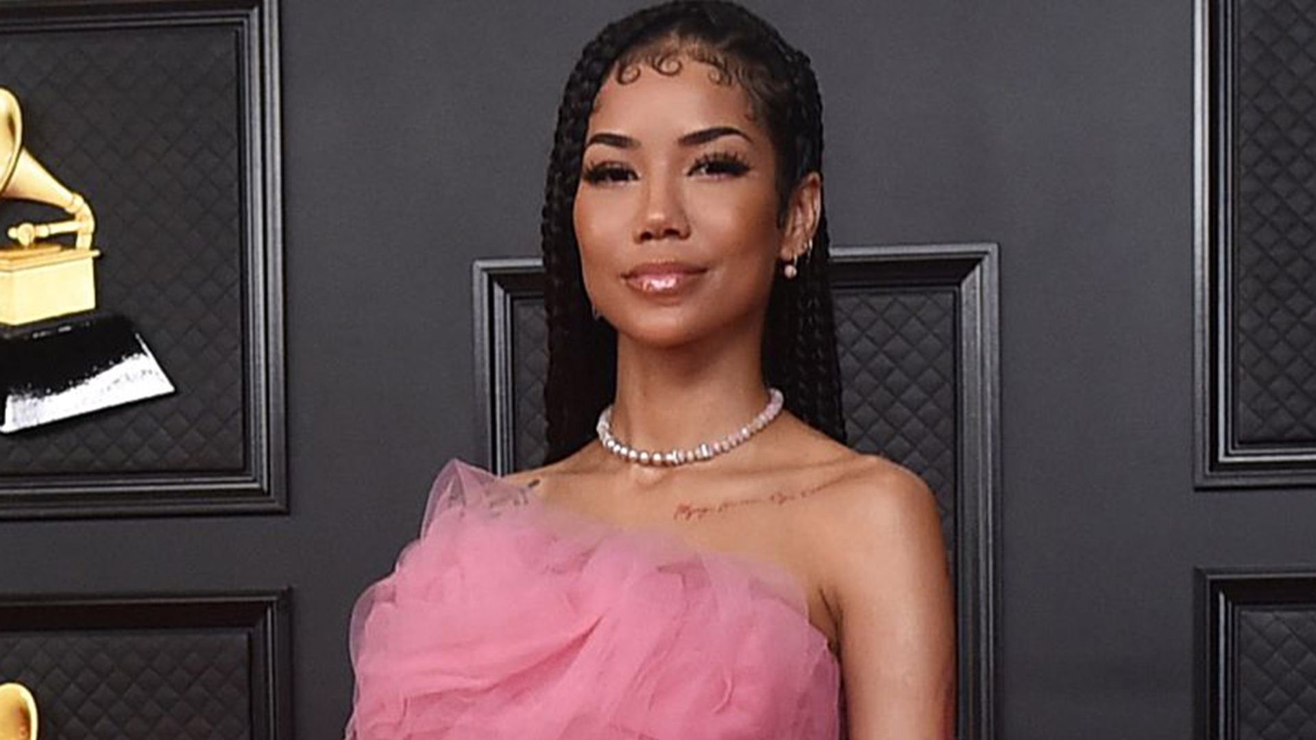 Jhene Aiko's dramatic Grammys dress is almost identical to Rihanna's past look