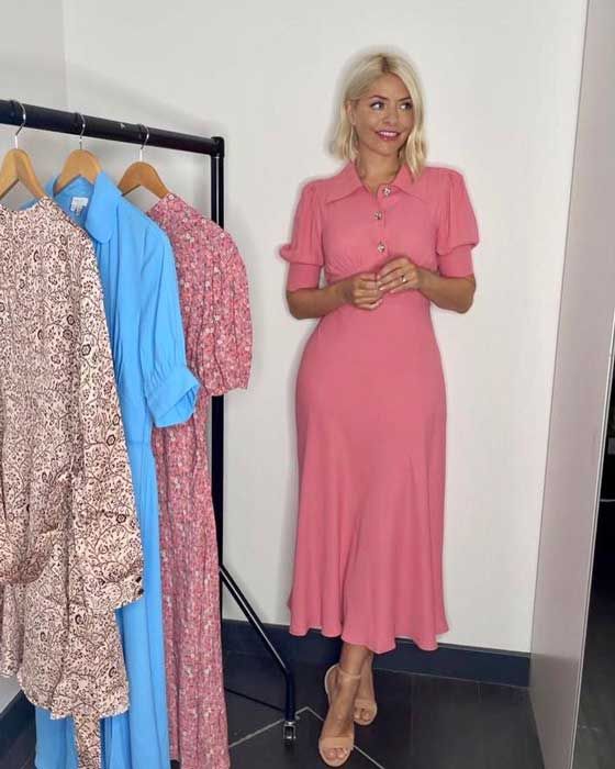 Holly Willoughby looks incredible for ...