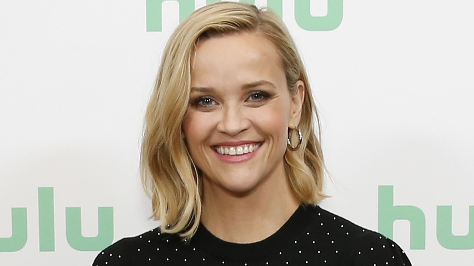 Reese Witherspoon reveals hilarious fashion faux pas - and Mindy Kaling can relate