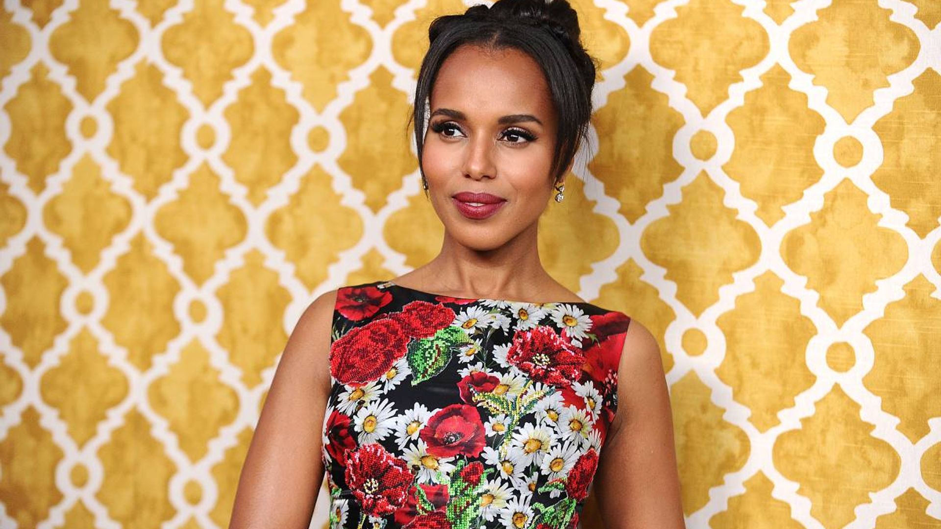 Kerry Washington looks like a vision in the glammest strapless dress - and we’re obsessed
