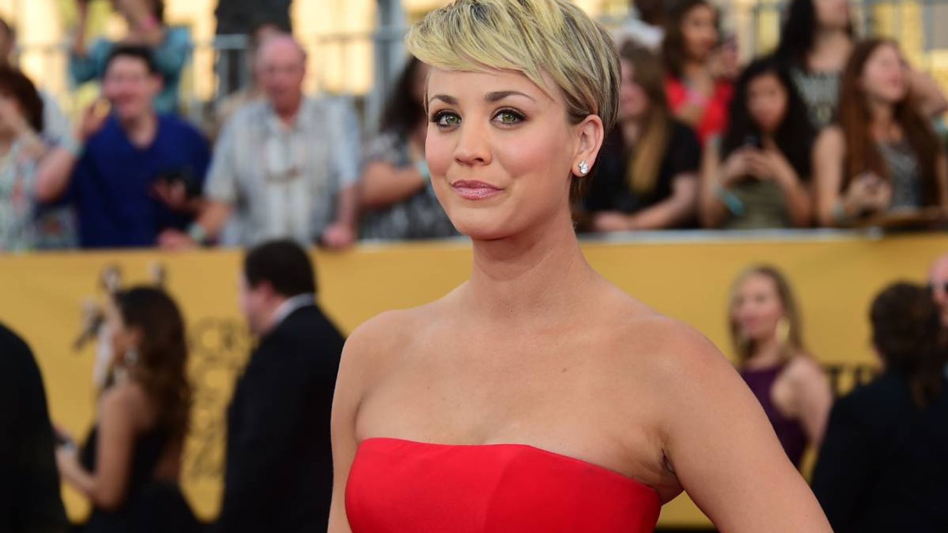 Kaley Cuoco’s new eye-catching look will leave you feeling unsettled