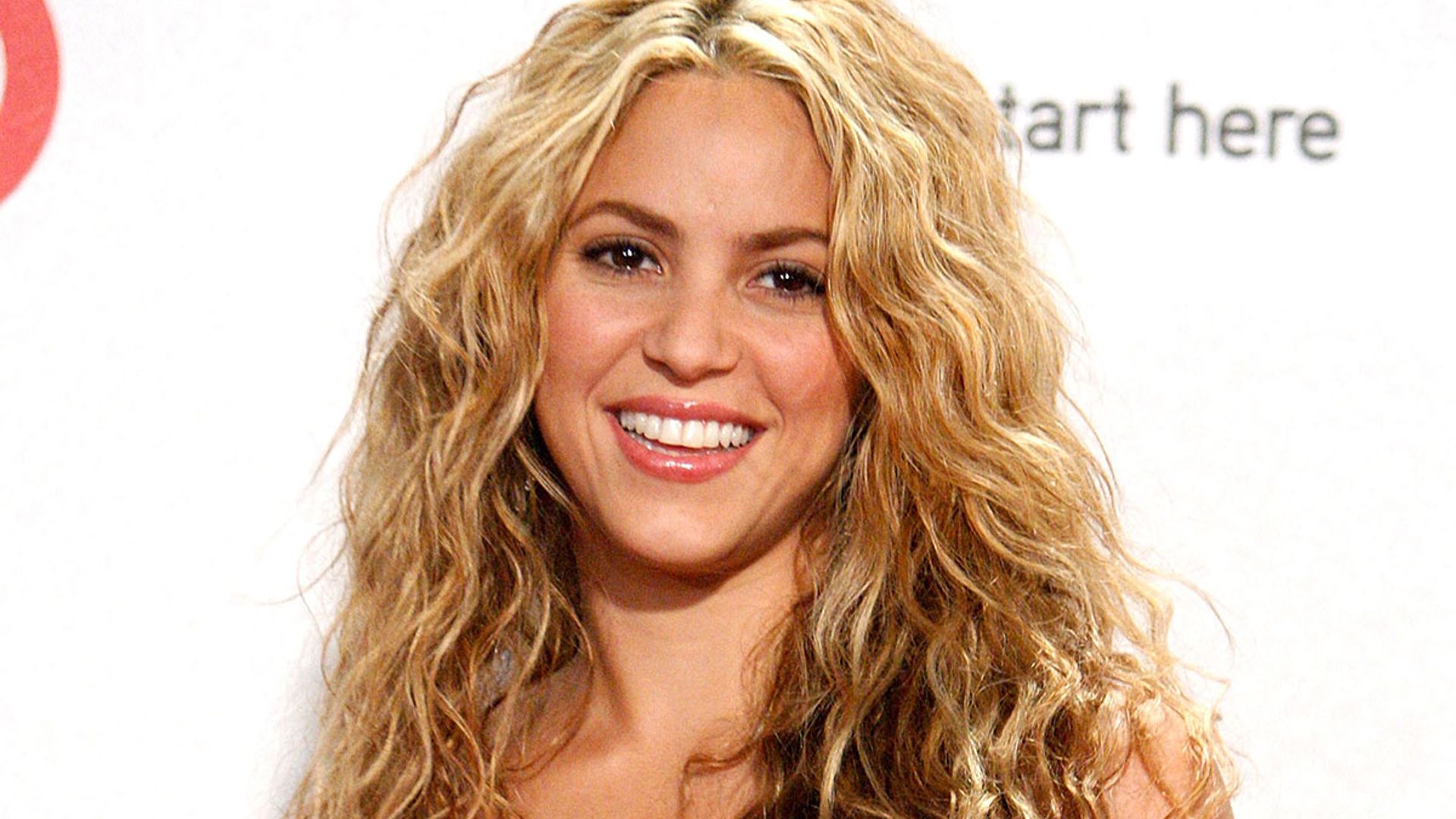 Shakira turns up the heat in cut-out mini dress in gorgeous new photo