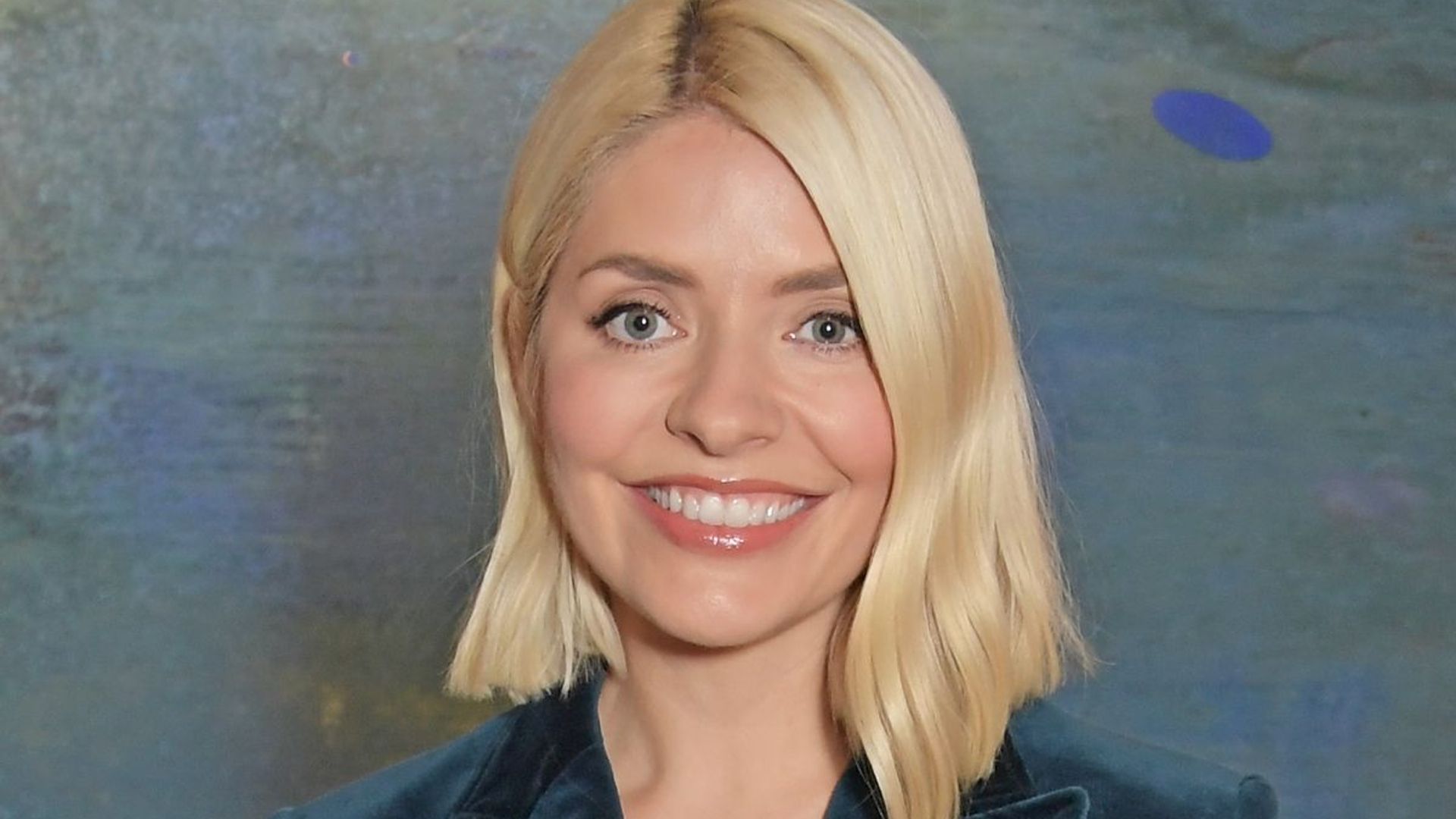 holly-willoughby-makeup-free-selfie