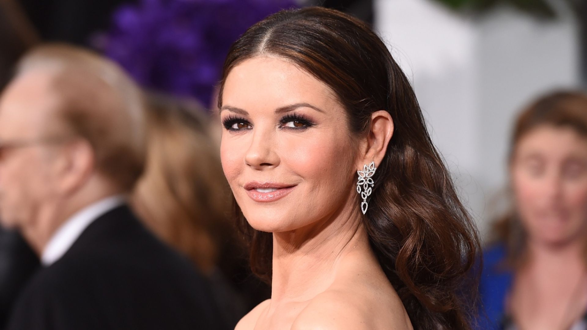 Catherine Zeta-Jones shows off phenomenal dance moves in workout gear