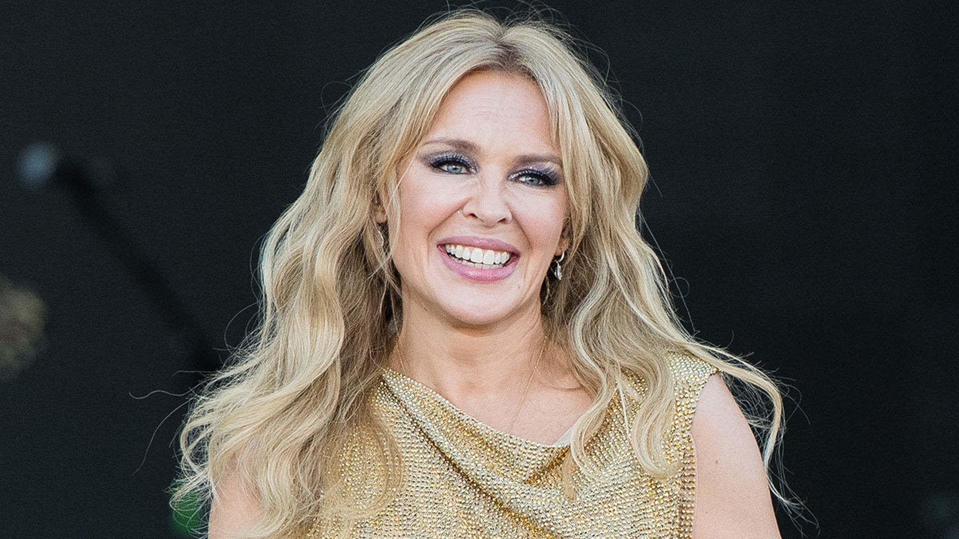 Kylie Minogue resembles a 'goddess' in gorgeous tulle dress