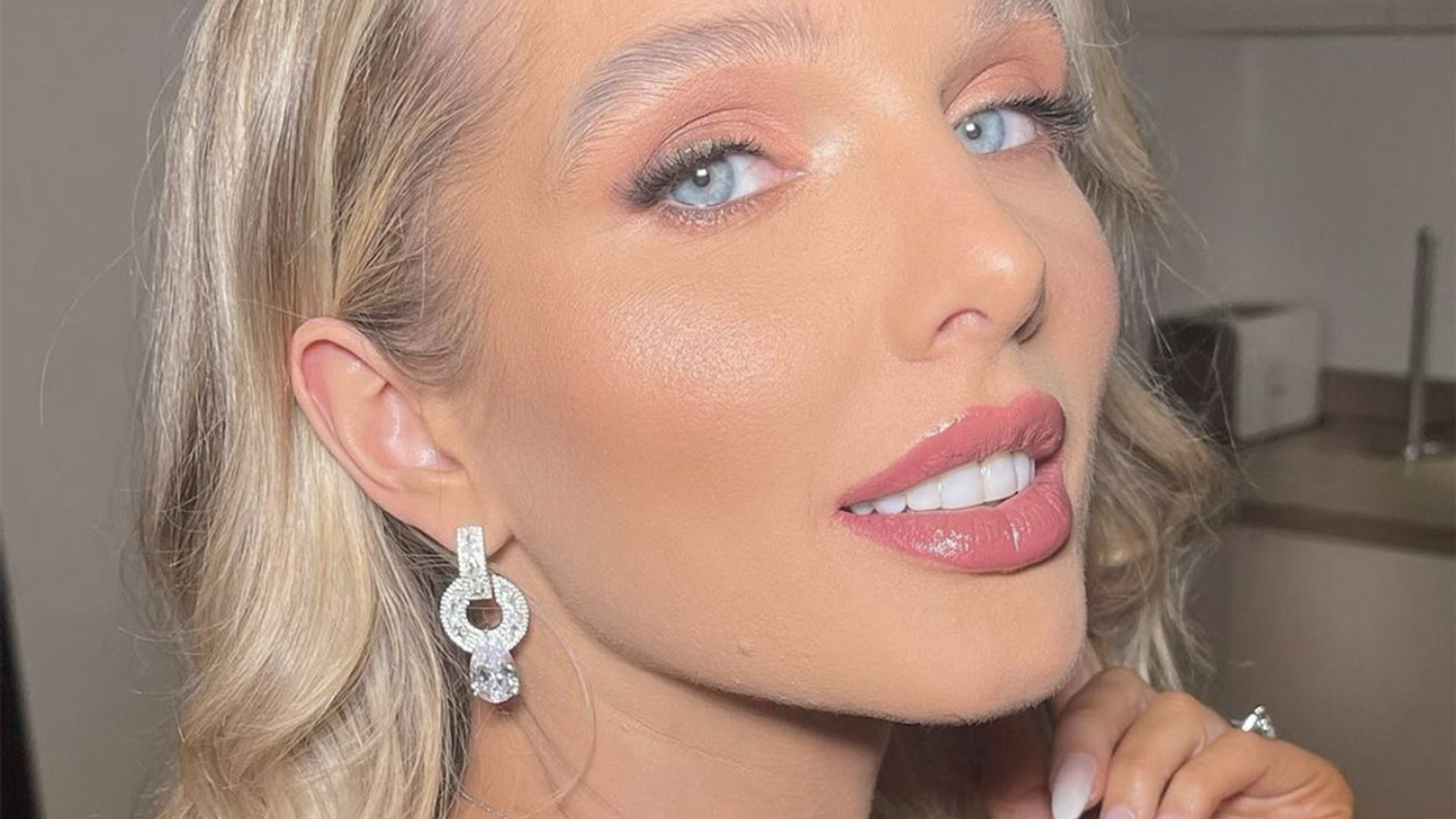 Helen Flanagan blows fans away in sassy Primark outfit