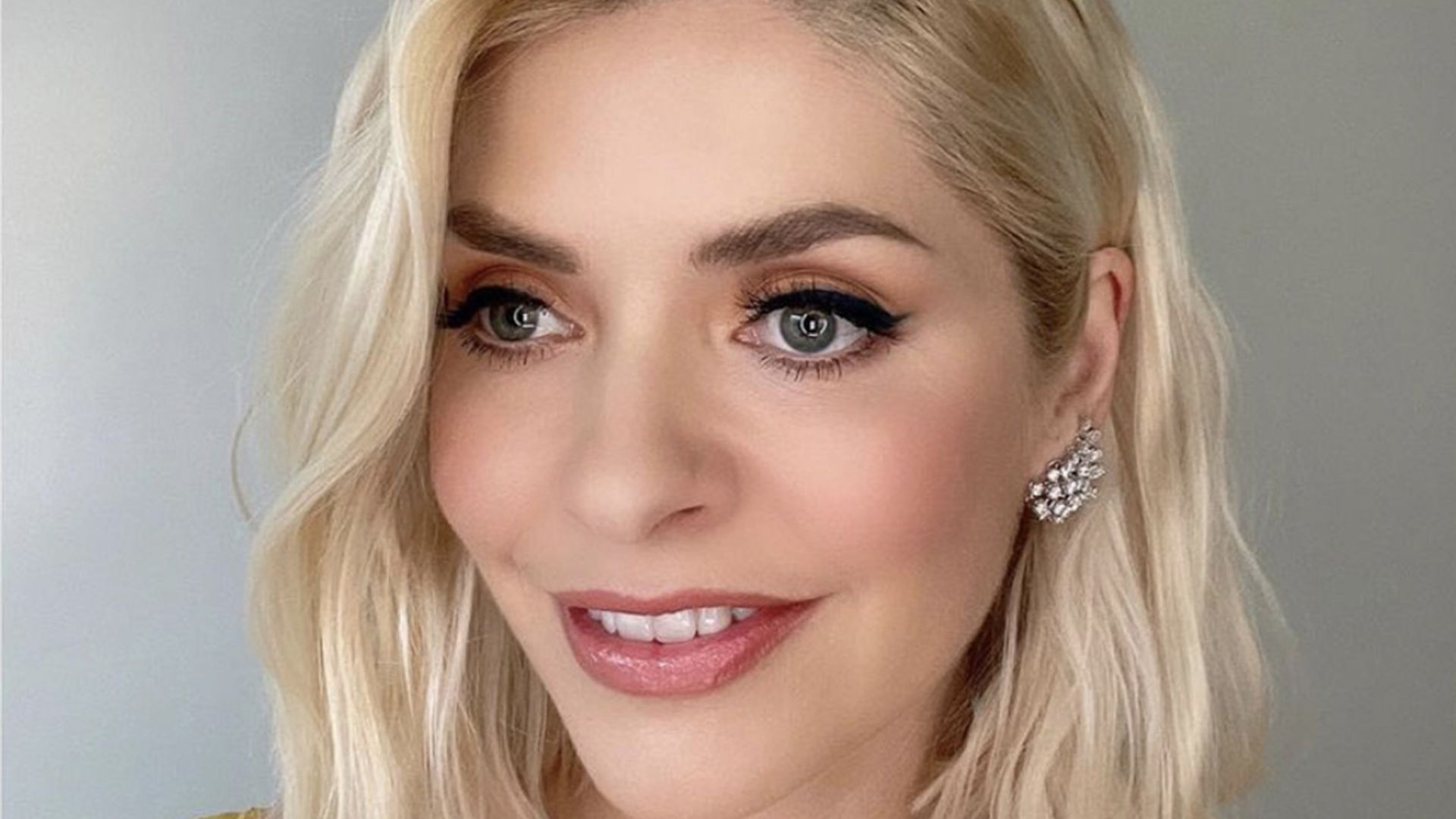 holly-willoughby-outfit-instagram