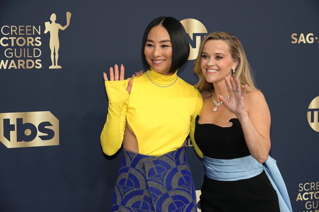 reese-witherspoon-with-greta-lee-sag-awards-red-carpet