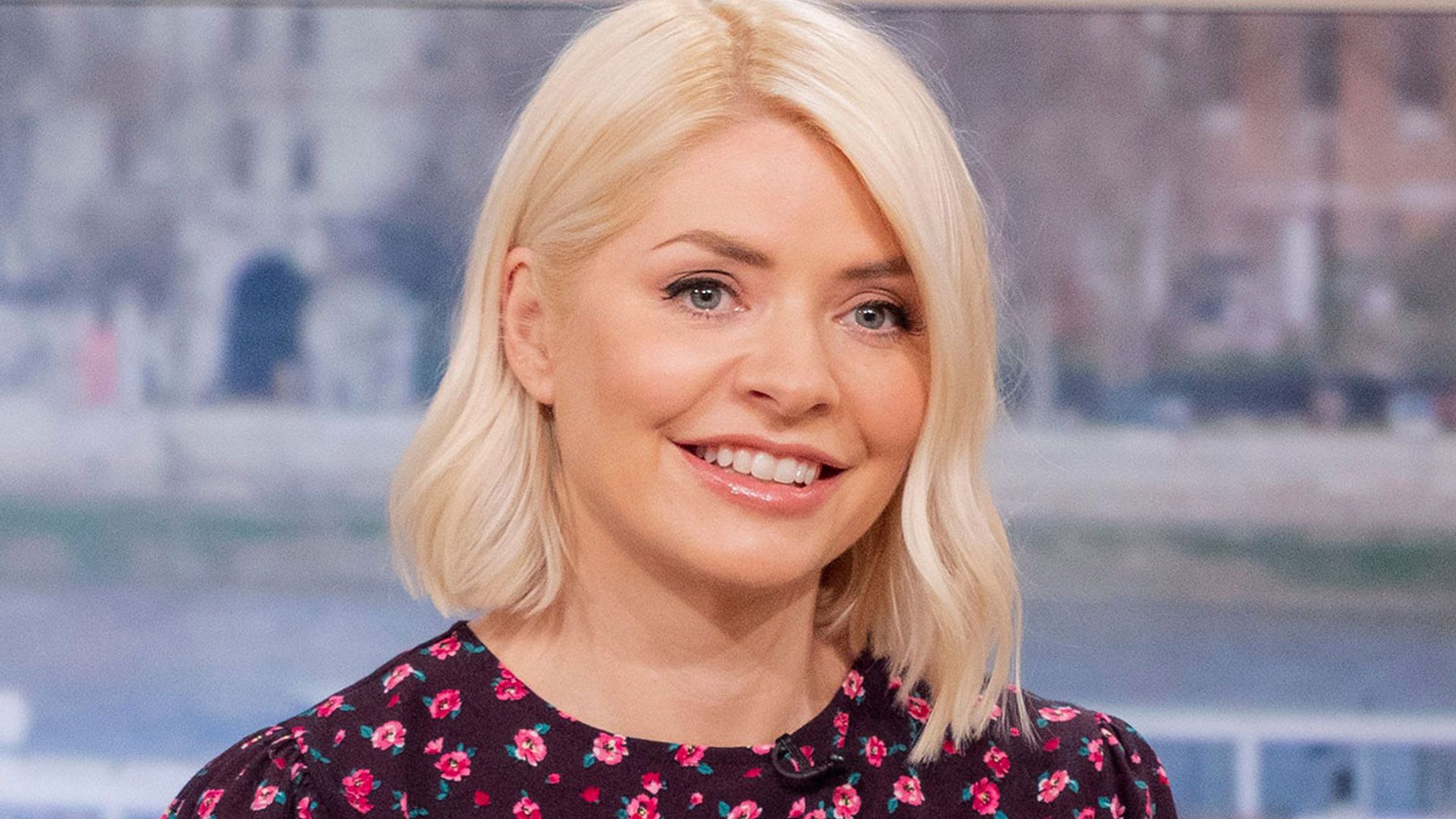holly-willoughby-vampires-wife