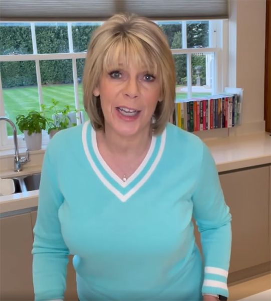 ruth-langsford-turquoise