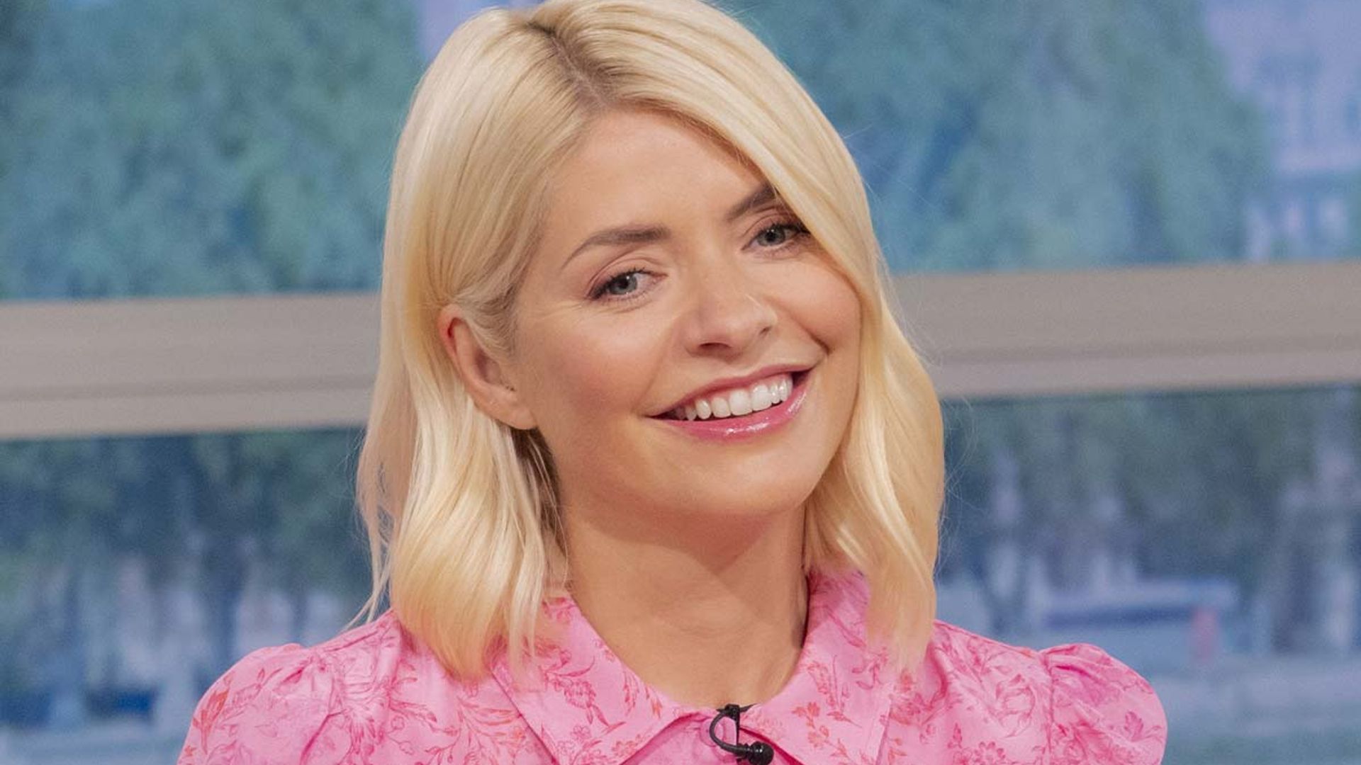 Holly Willoughby's ultra-flattering dress is the perfect summer frock