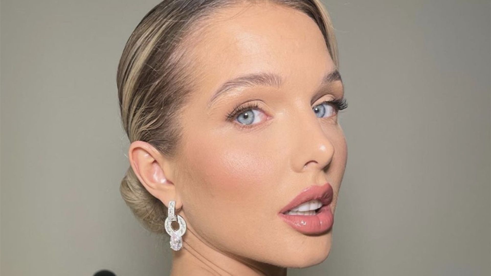 Helen Flanagan stuns in body con Cinderella dress - check out the back