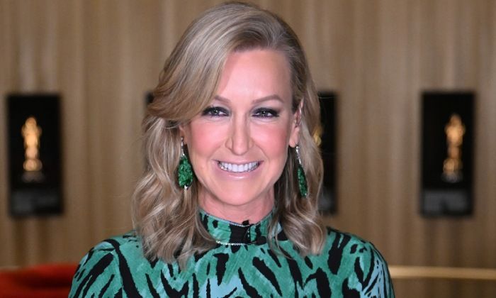 Lara Spencer and her teenage daughter look like twins in festive photo