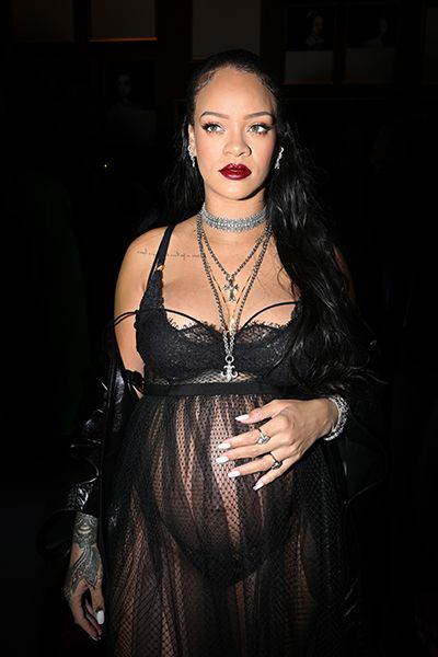 Rihanna-Black-Lace-Outfit