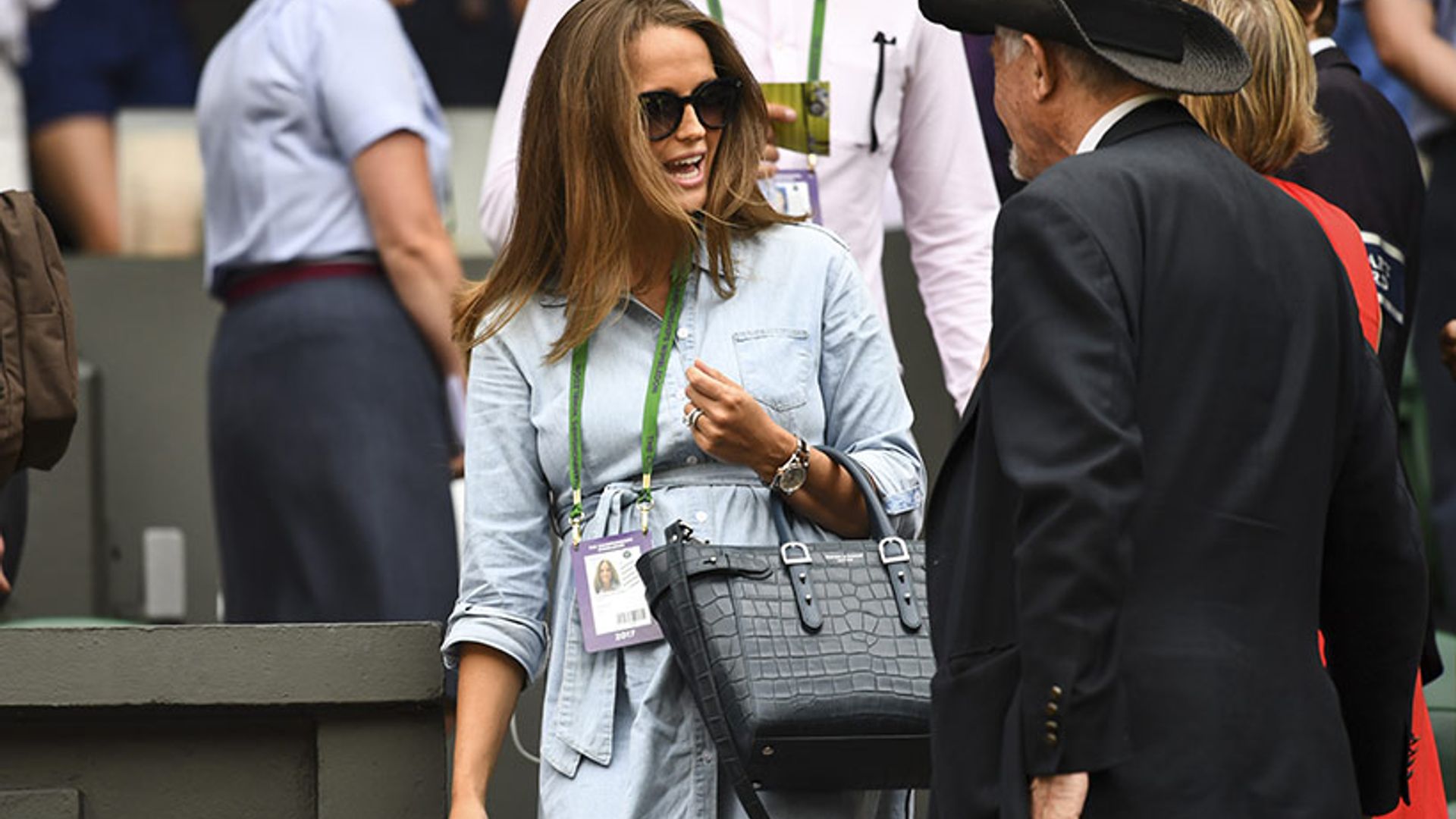 Stylish Kim Sears and Carole Middleton cheer on Andy Murray at Wimbledon