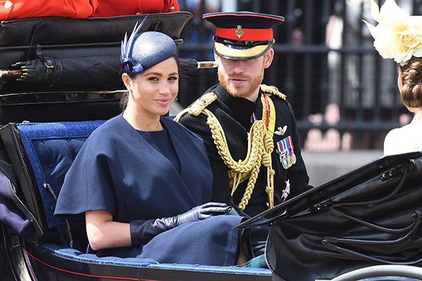 meghan-markle-gloves-trooping-the-colour