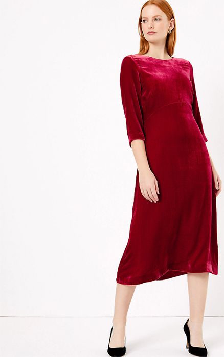 Onwijs Marks & Spencer's red velvet dress is just what your Christmas QB-27