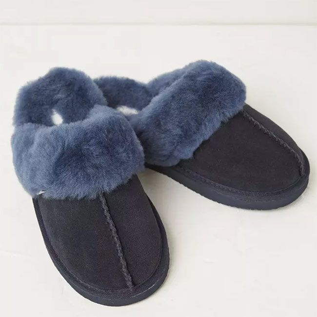 navy-fatface-slippers