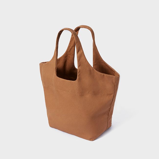 curved tote