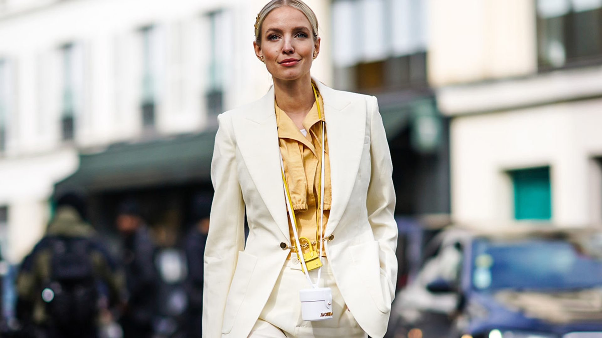 7 interview outfit ideas according to an HR specialist AND a chic fashion stylist