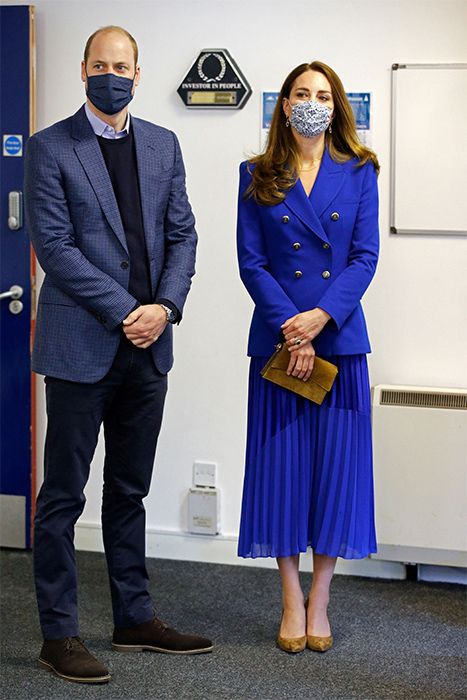 kate-middleton-blue-zara-blazer-pleated-skirt-scotland