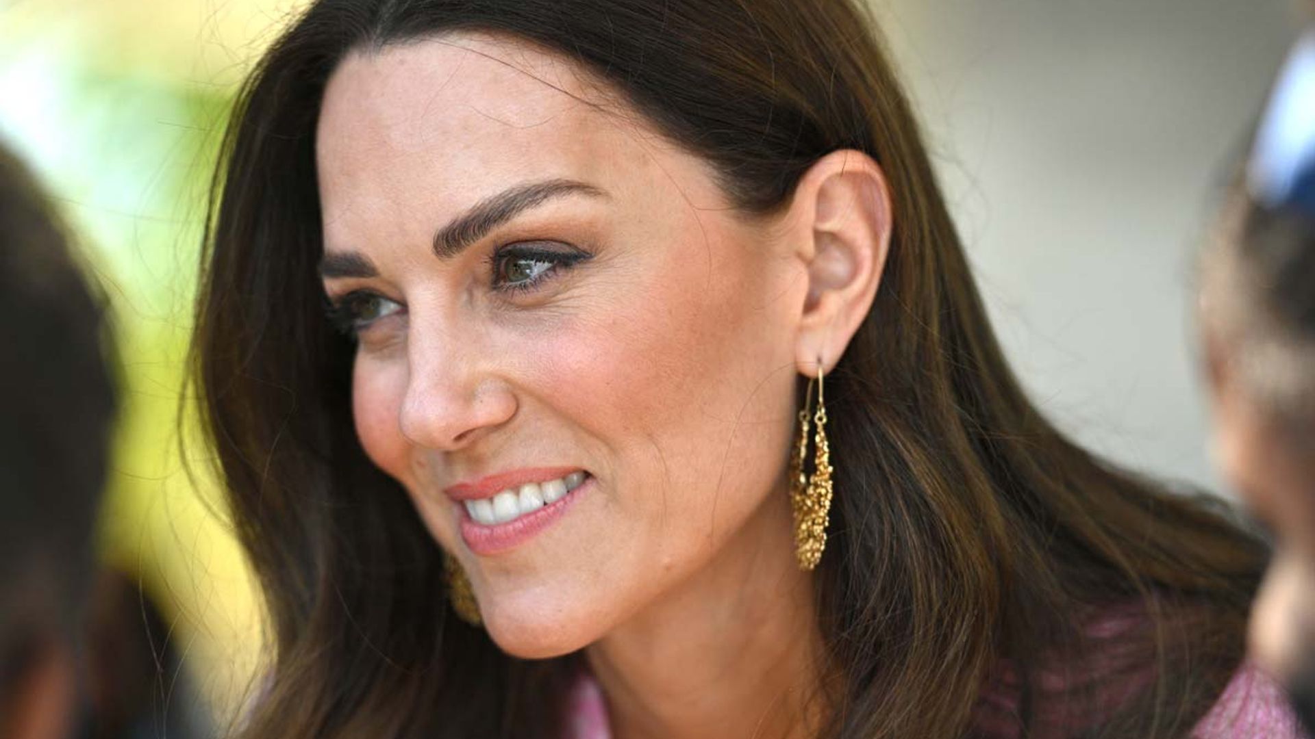 Kate Middleton departs the Bahamas in yellow eighties-inspired dress - but it divides royal fans