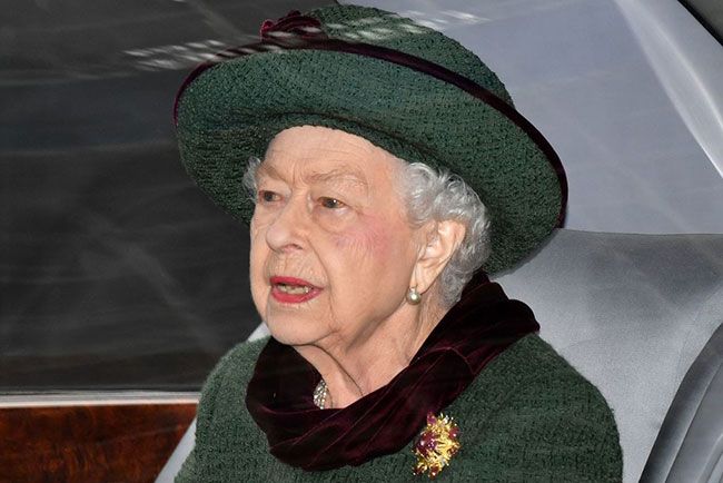 queen-green-brooch-prince-philip-service-westminster
